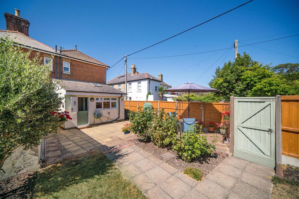 Property photo 1 of 25