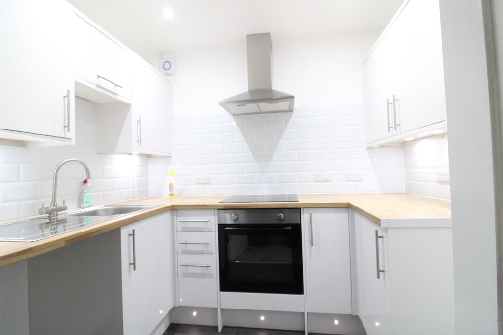 Property photo 1 of 5 Kitchen
