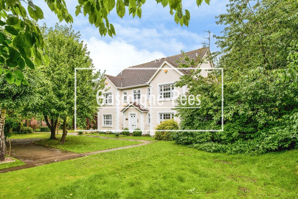 Property photo 1 of 8