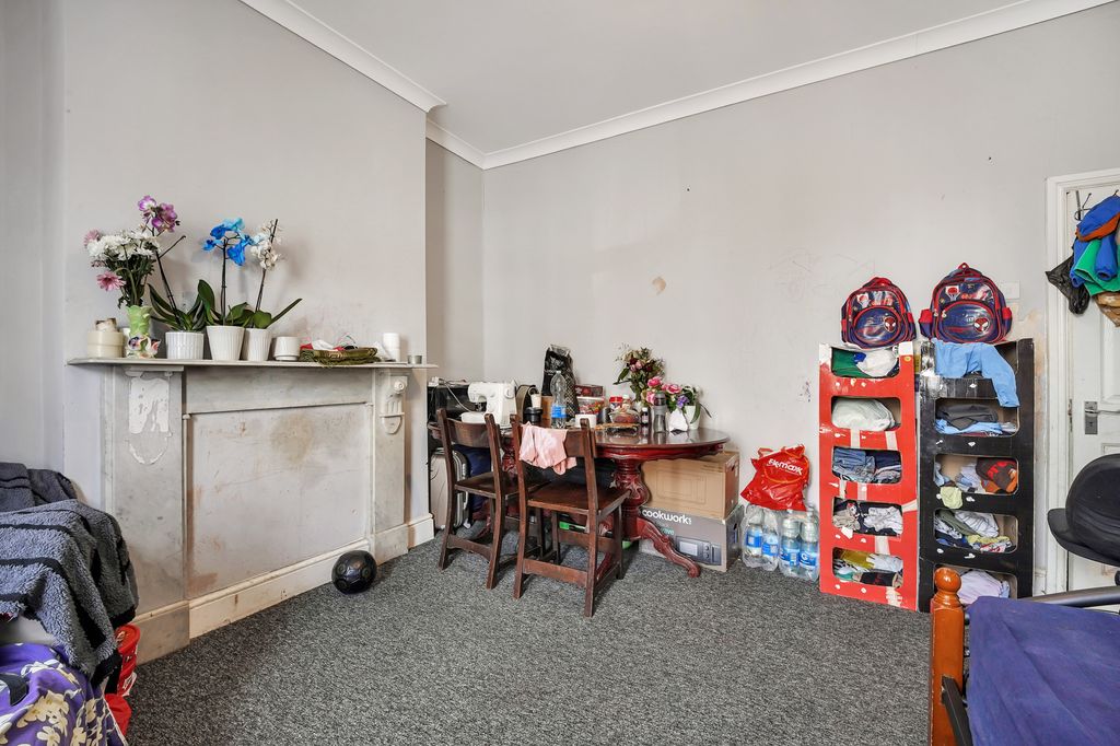 Property photo 2 of 26