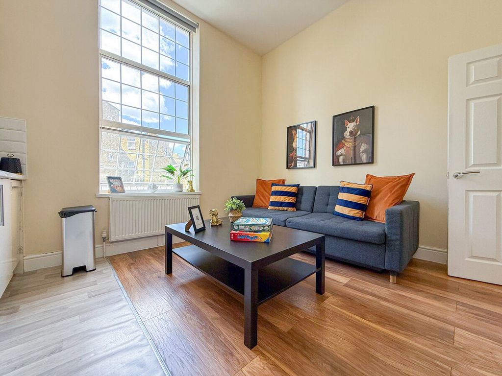 Property photo 1 of 16 Living Room
