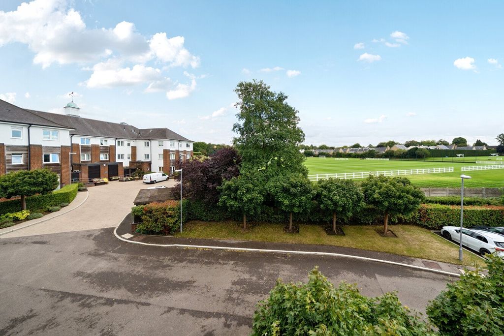 Property photo 2 of 16 Picture No. 21