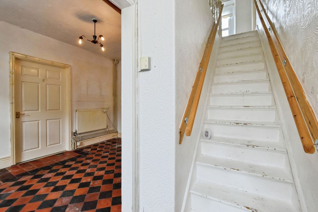 Property photo 2 of 17 Photo