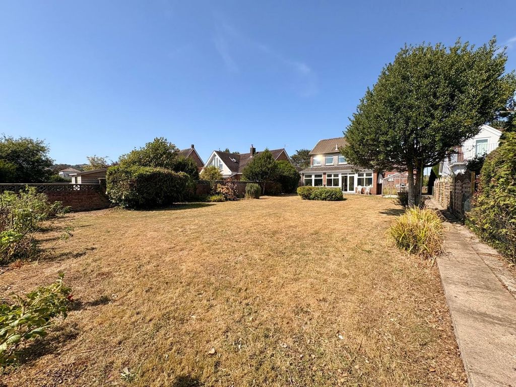 Property photo 2 of 21