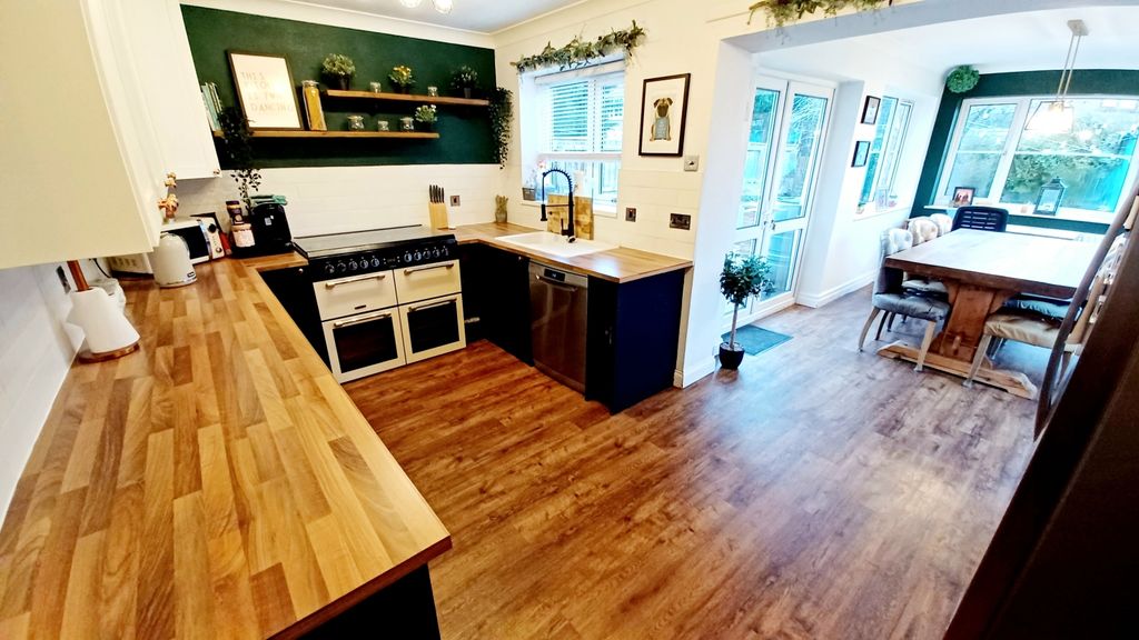 Property photo 3 of 25 20251114_143841