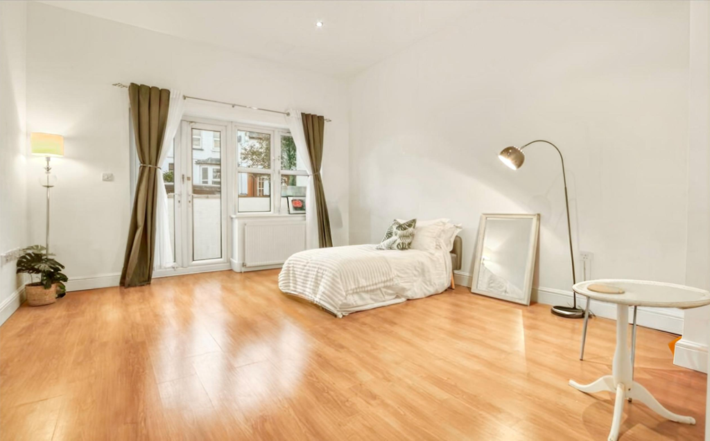 Property photo 3 of 12 Gallery