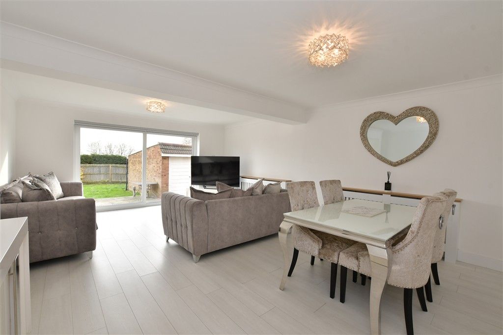 Property photo 3 of 21 Lounge/Dining Room