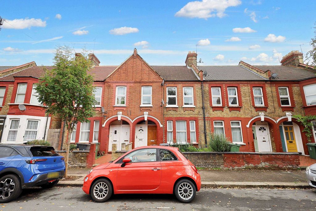 Property photo 1 of 14 35 Morieux Road, Leyton, London E10 7Lj
