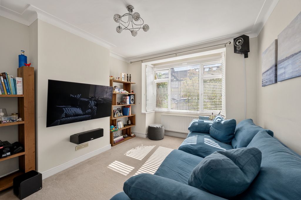Property photo 2 of 16 Picture No. 04