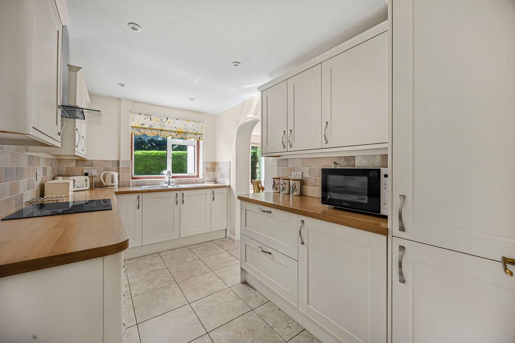 Property photo 3 of 23