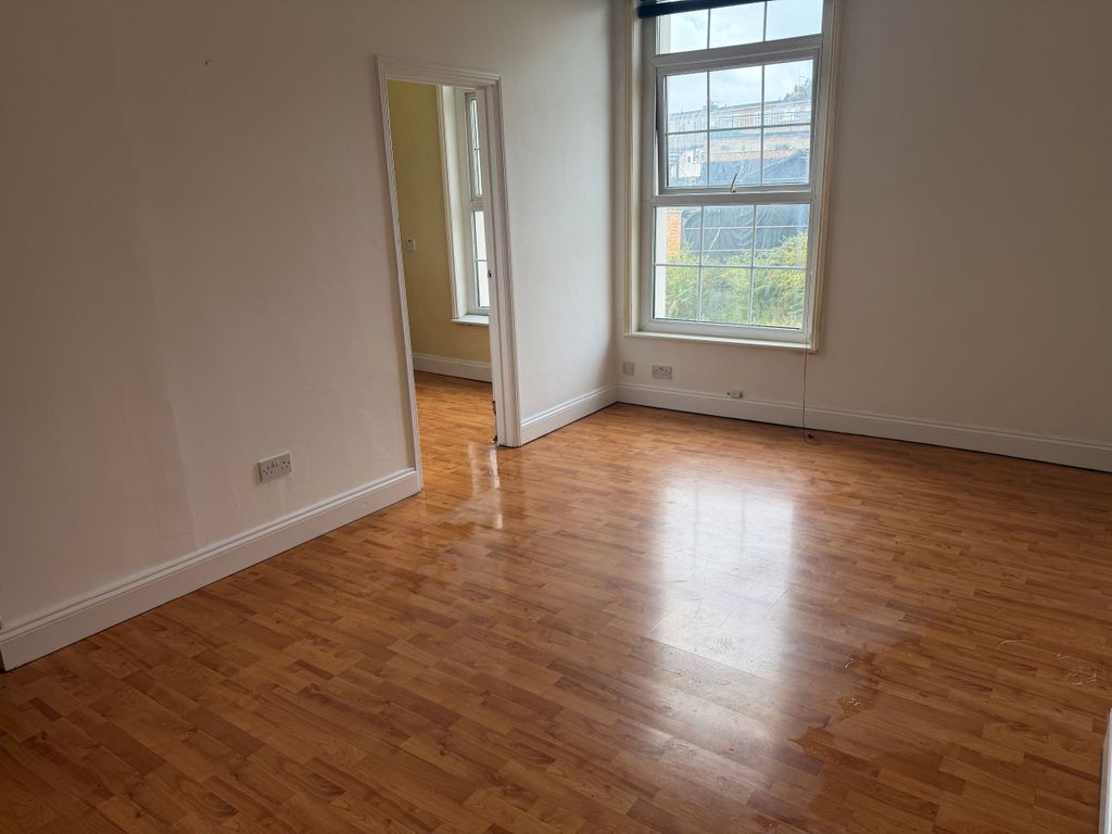 Property photo 3 of 4