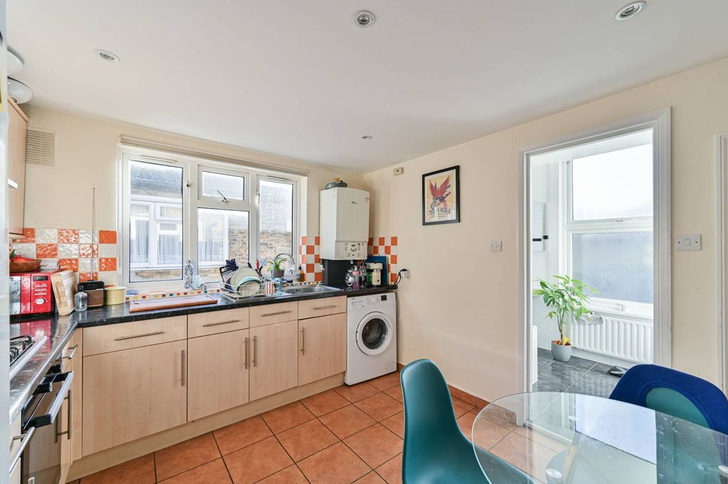 Property photo 3 of 14