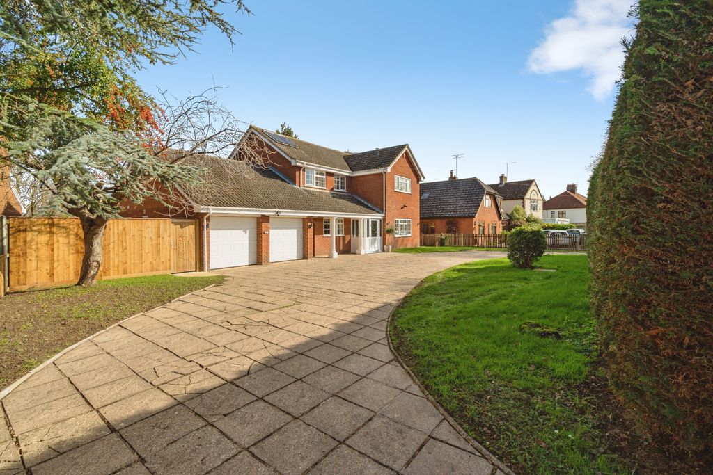 Property photo 1 of 20 Front