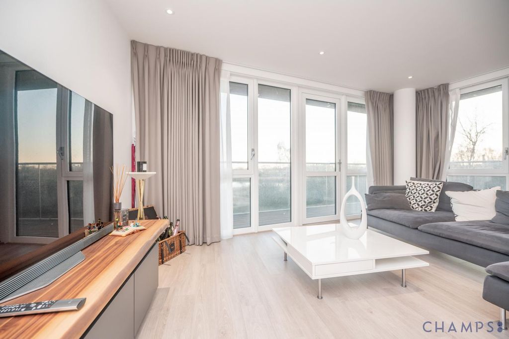 Property photo 2 of 11 Gallery