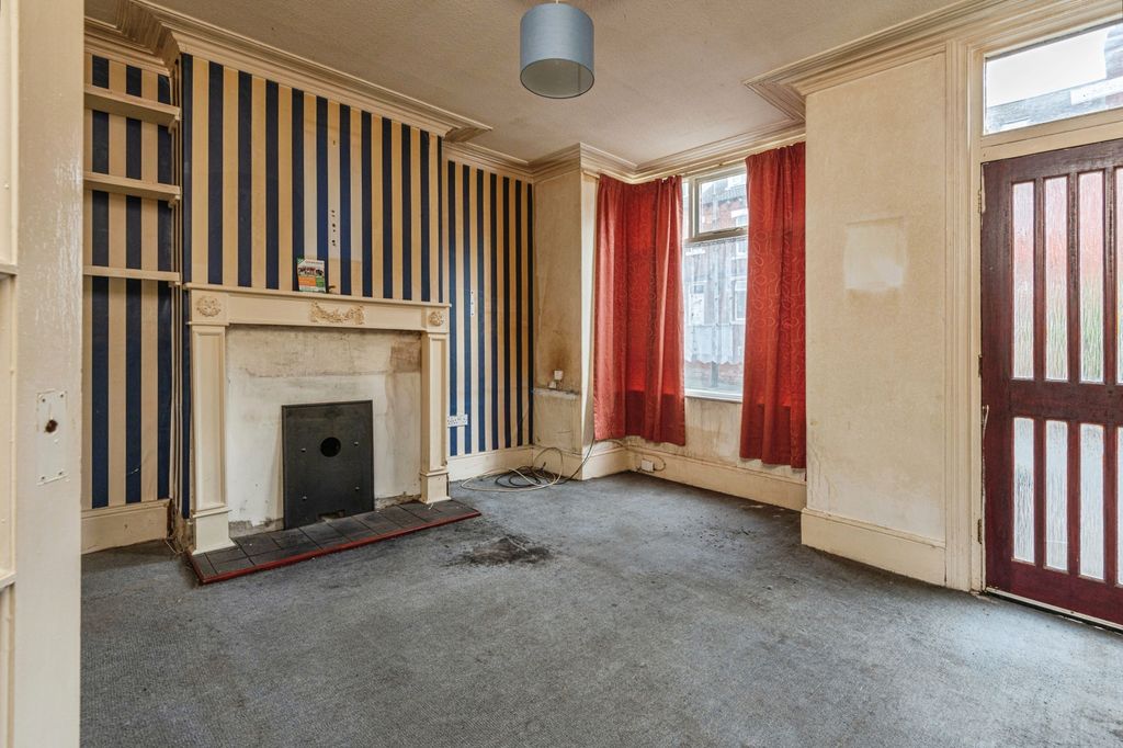 Property photo 3 of 11