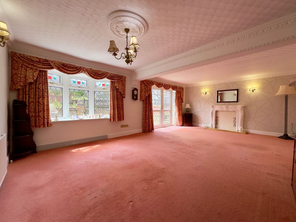 Property photo 2 of 14
