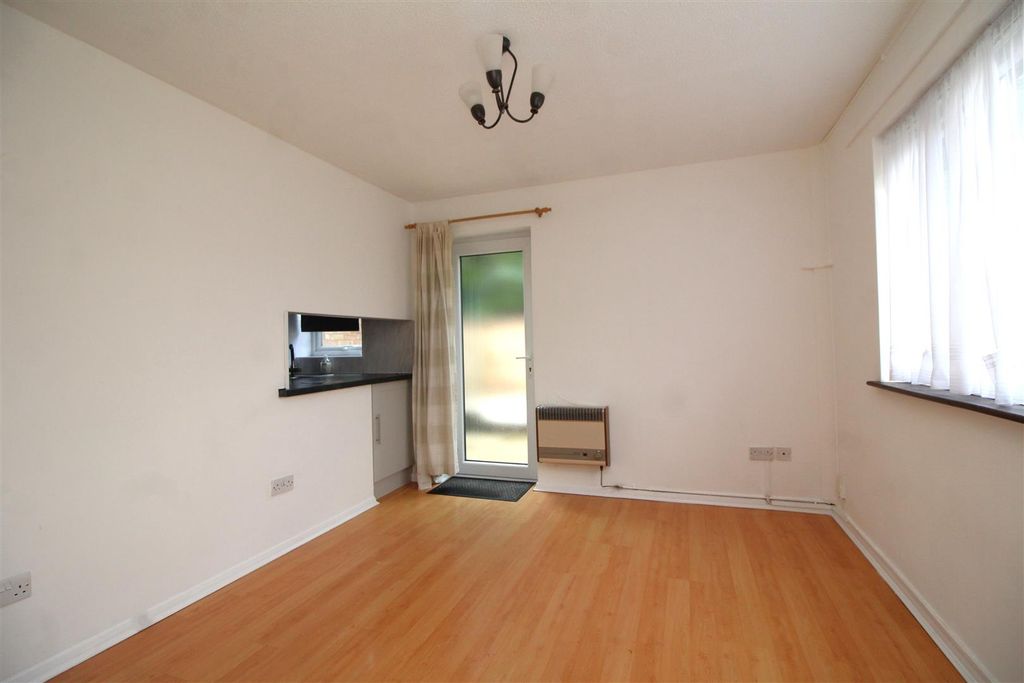 Property photo 3 of 9 Living Room 2 .Jpg