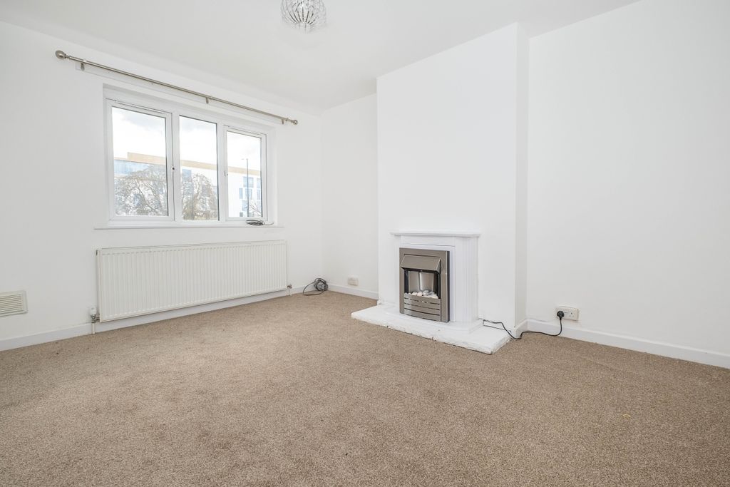 Property photo 2 of 11 67-Talma-Gatrdens...