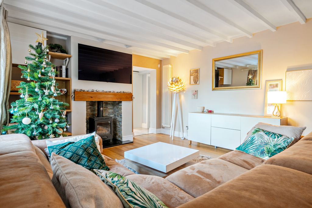 Property photo 2 of 12