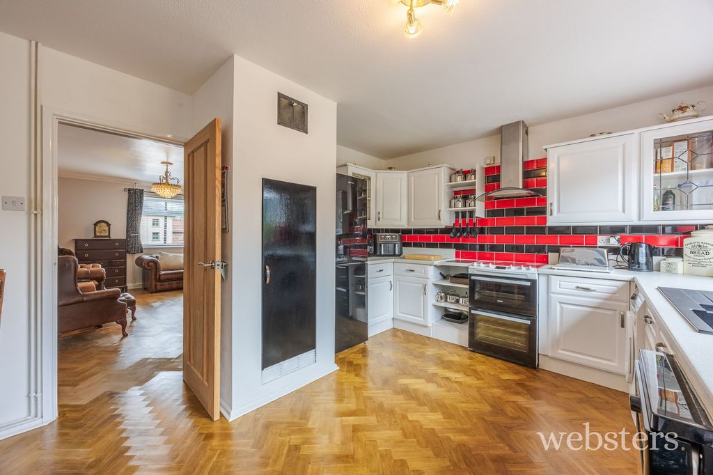 Property photo 3 of 23