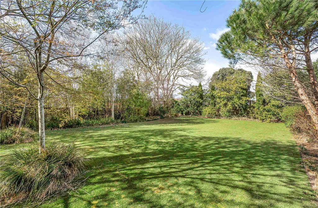 Property photo 3 of 14 Garden