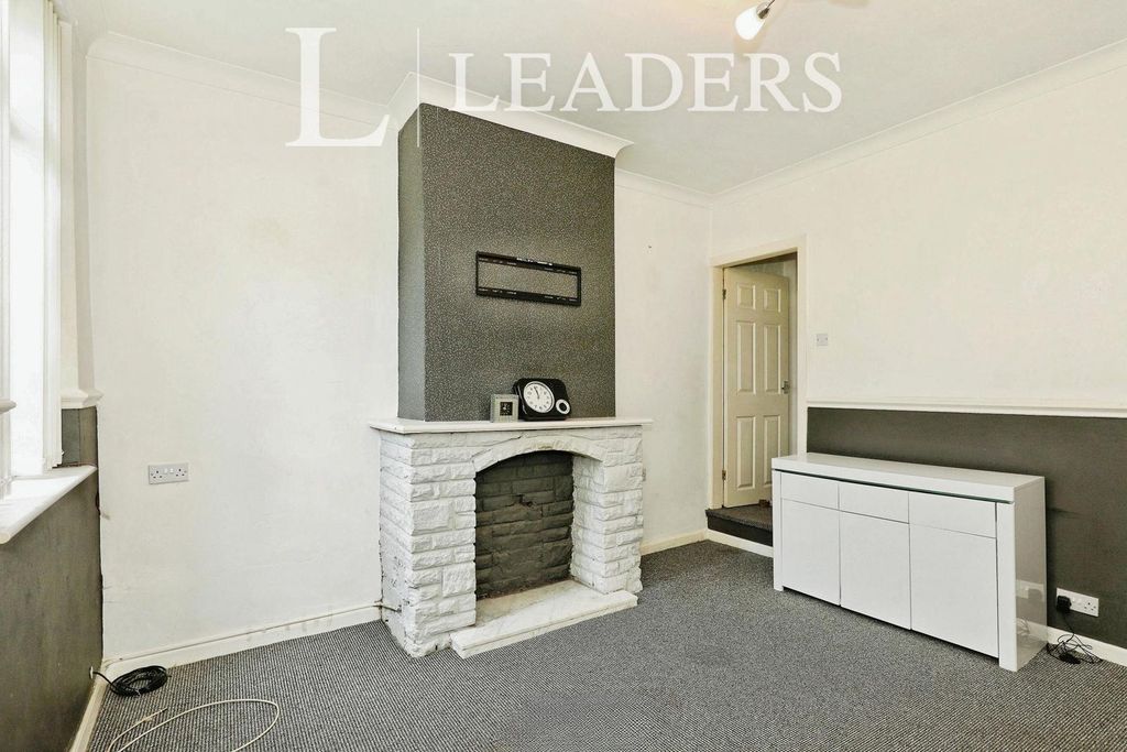 Property photo 2 of 10 Pbox-Img.Jpg
