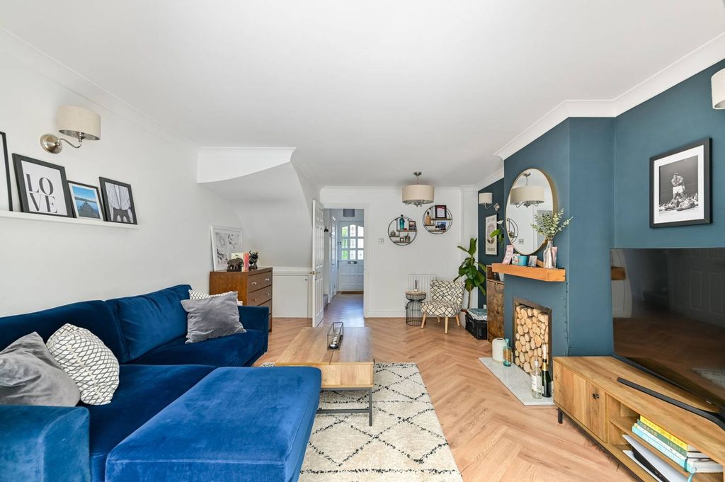 Property photo 1 of 12