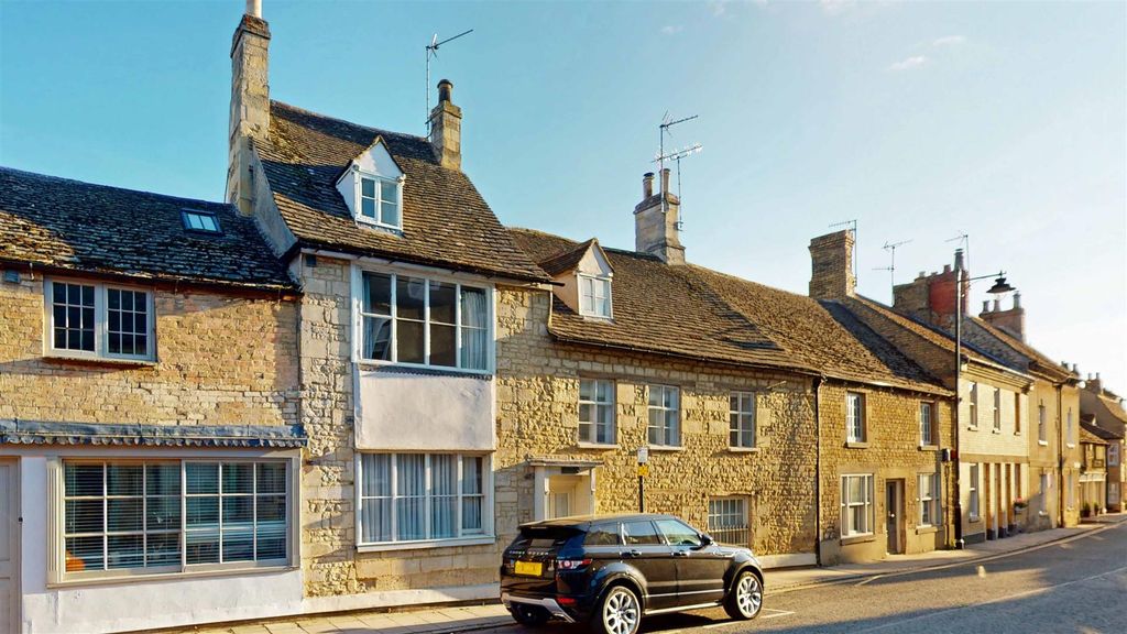 Property photo 1 of 13 St Peters Street, Stamford