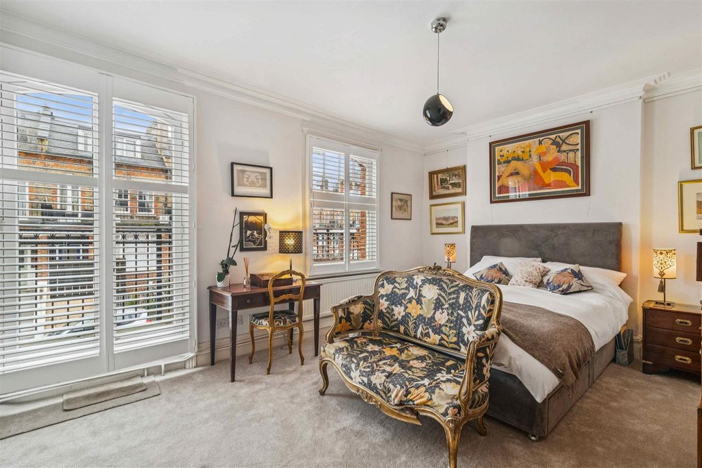 Property photo 2 of 11