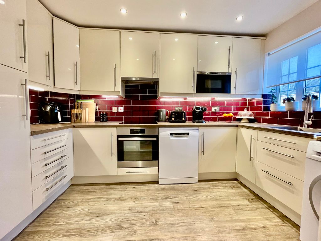 Property photo 3 of 16 Img_5758