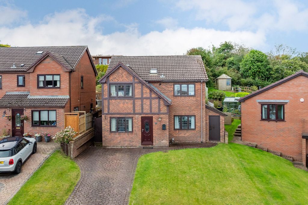 Property photo 1 of 16