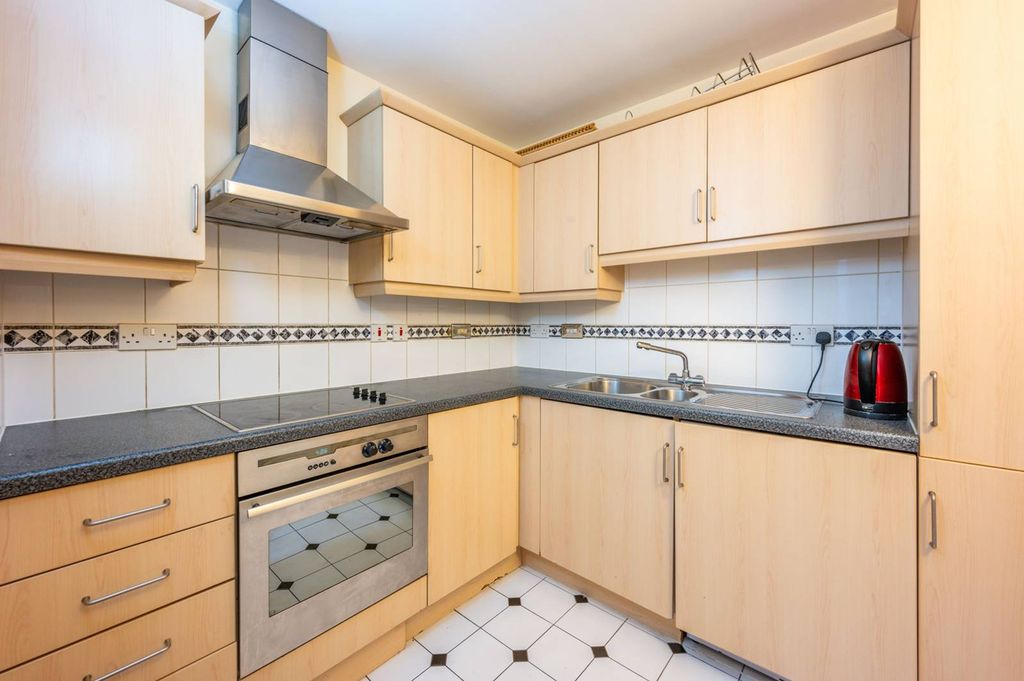 Property photo 3 of 4