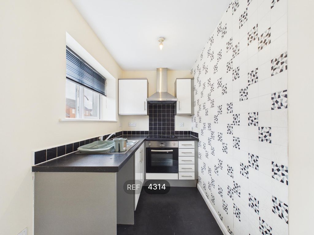 Property photo 3 of 14 Kitchen/Living Area