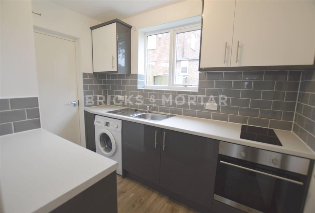 Property photo 1 of 7 26 Eshott Close Kitchen.Jpeg