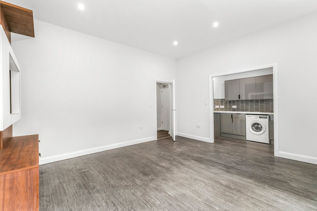 Property photo 1 of 11 Picture No. 03