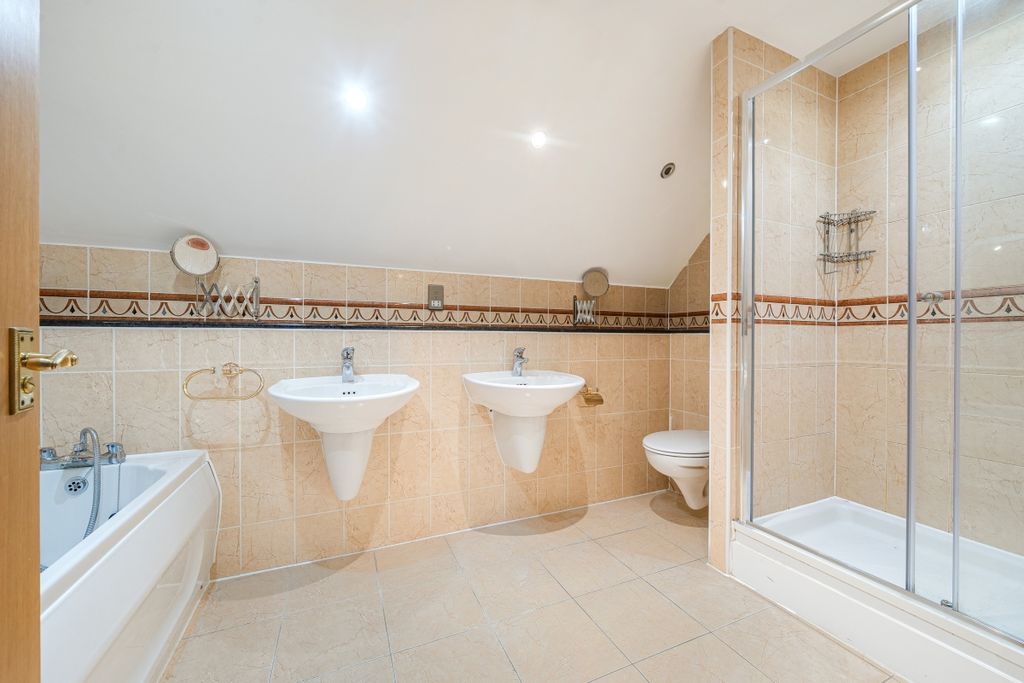 Property photo 3 of 19