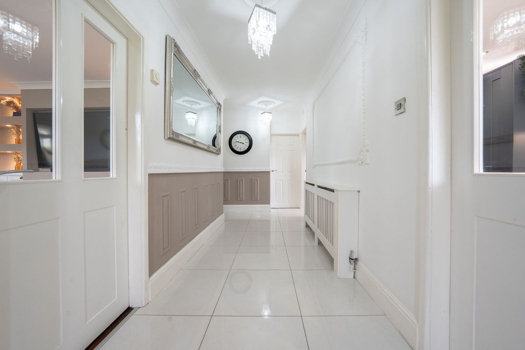 Property photo 3 of 58 Gallery