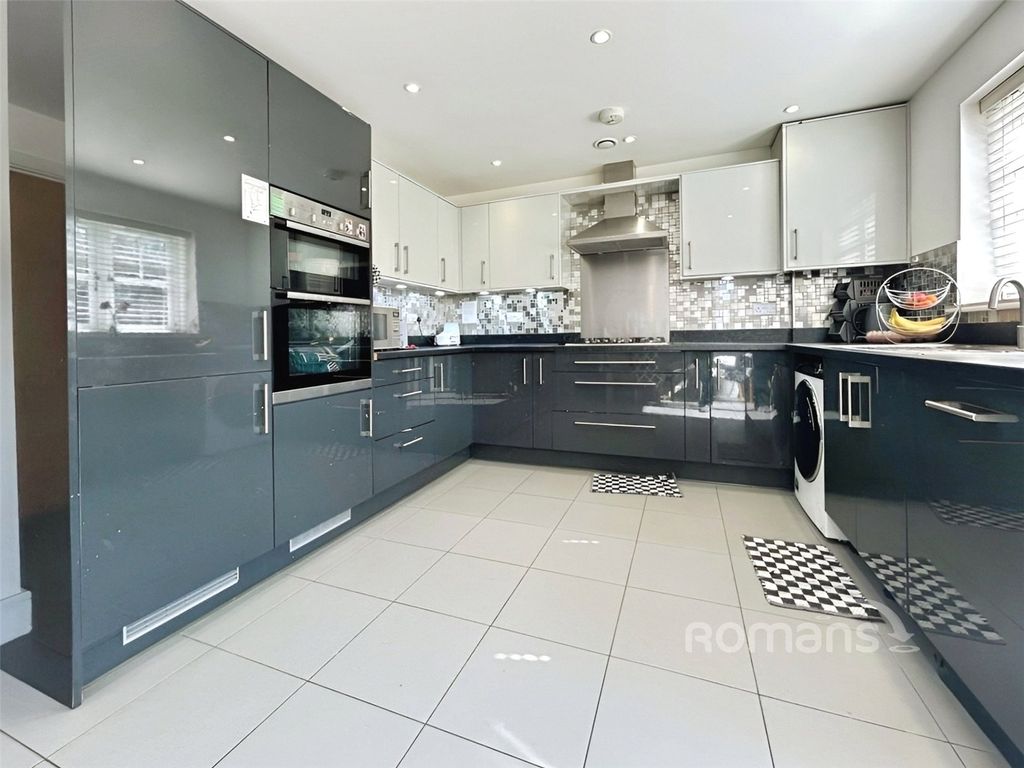 Property photo 2 of 13 Picture No. 09