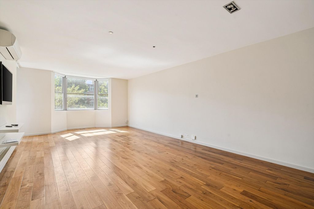 Property photo 1 of 17 Image