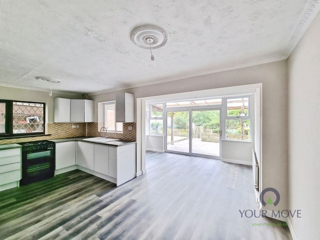 Property photo 3 of 12 Kitchen / Diner