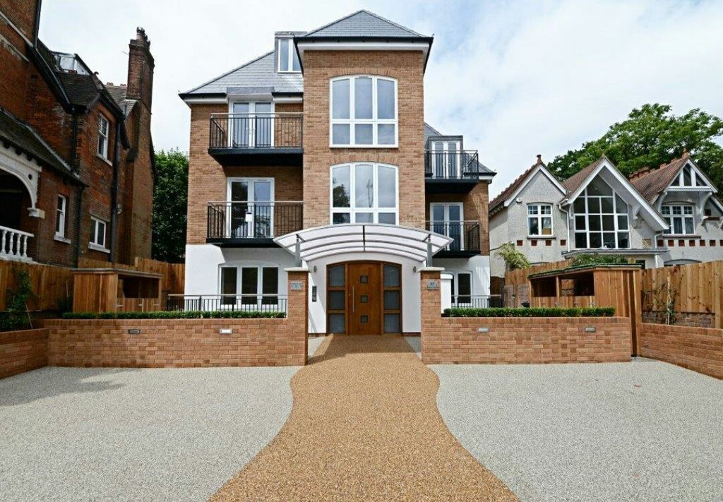 Property photo 1 of 9 A Purpose Built Luxury &amp; Spacious First Floor 3 Bedroom Two Bathroom Apartment