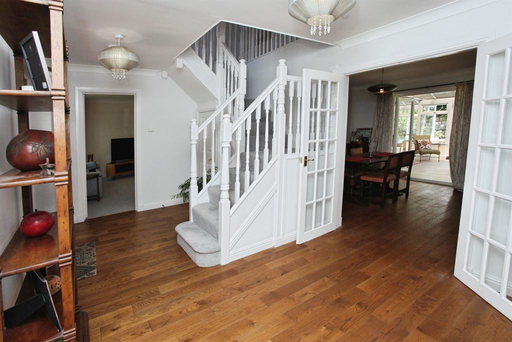 Property photo 3 of 33