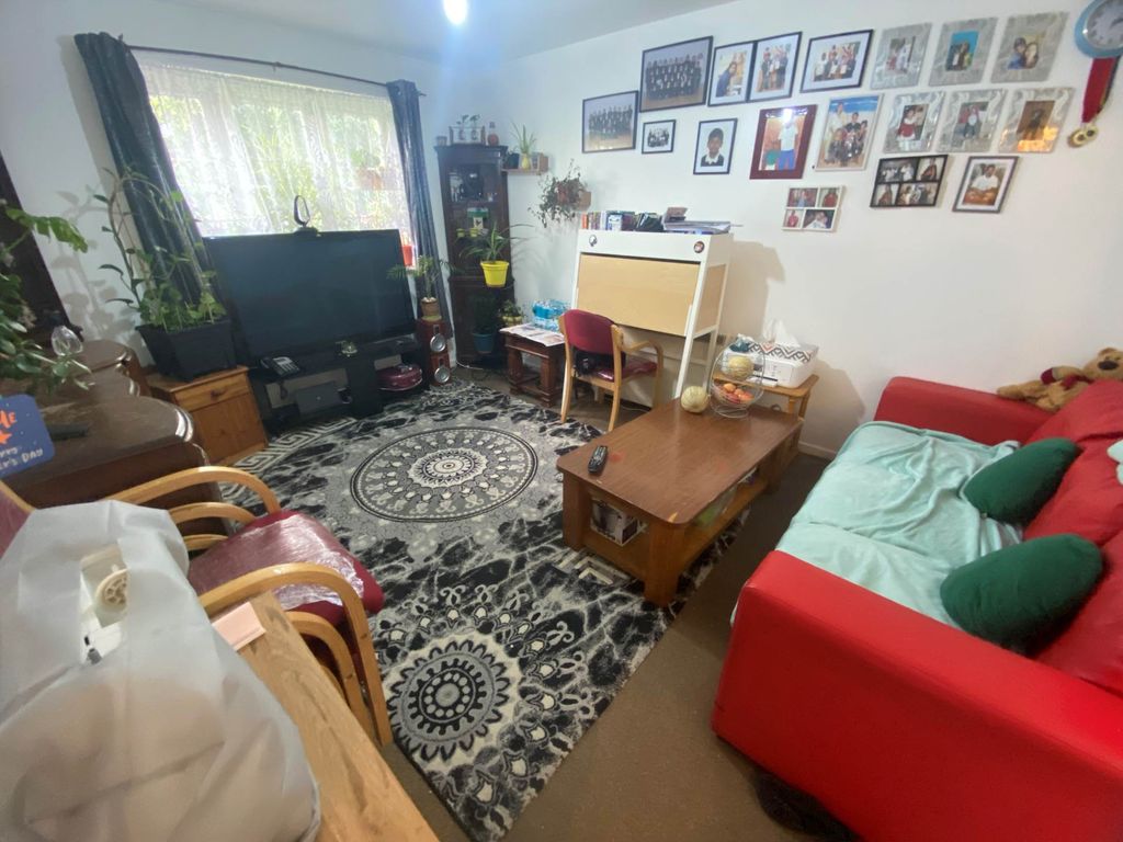 Property photo 3 of 4