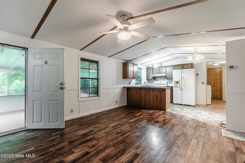 Property photo 2 of 17 <Alttext/>