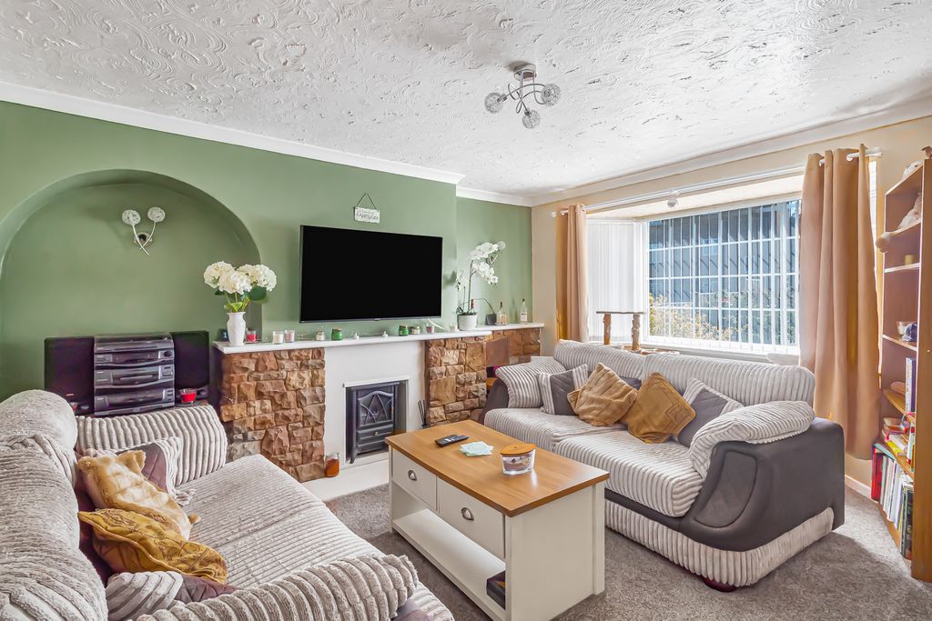 Property photo 3 of 20 Advert-30