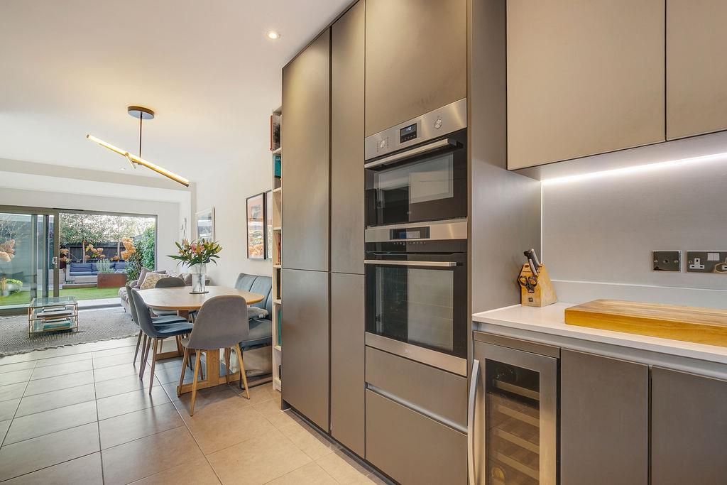 Property photo 2 of 23 Johnhunteravenue13-21.Jpg