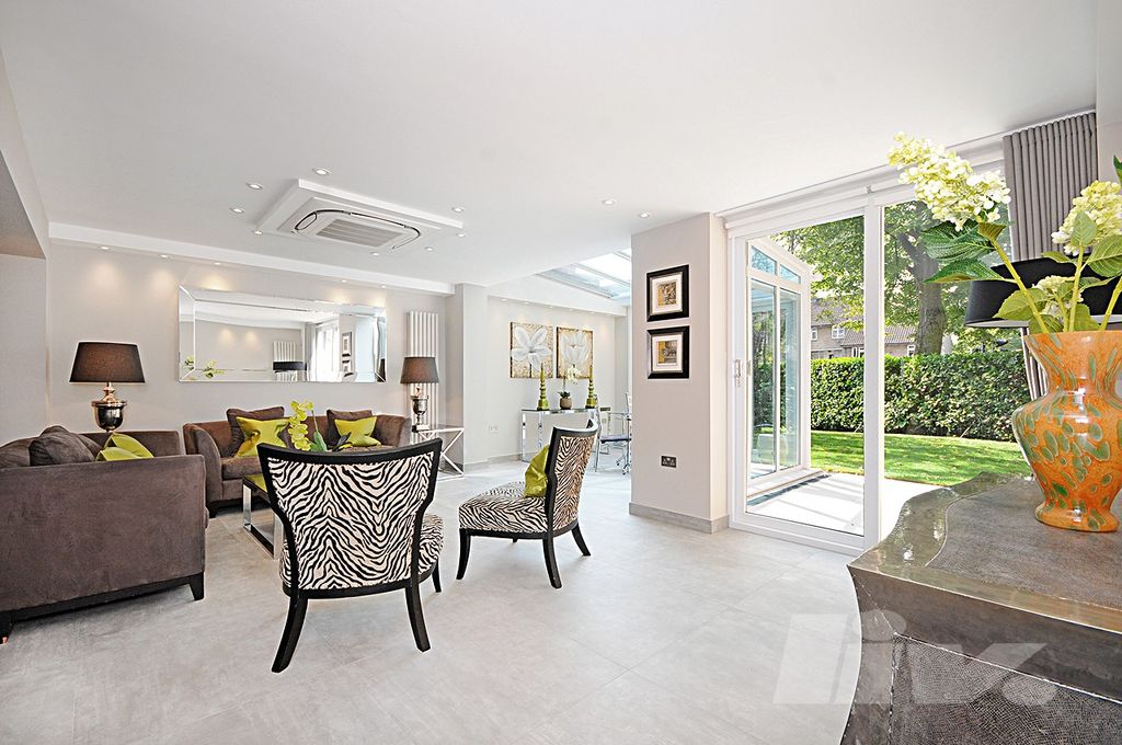 Property photo 2 of 21 Photo 17