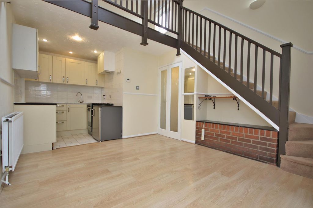Property photo 2 of 6