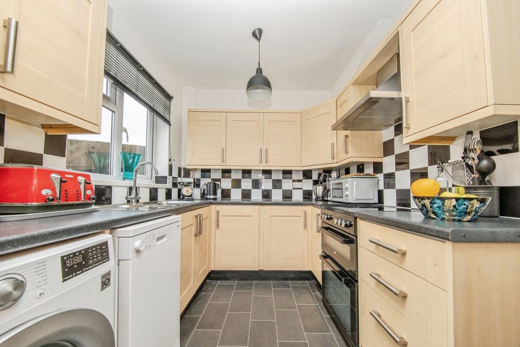 Property photo 3 of 20 Pbox-Img.Jpg