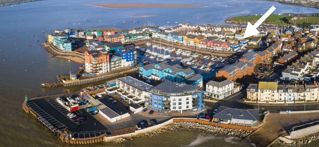 Property photo 3 of 17